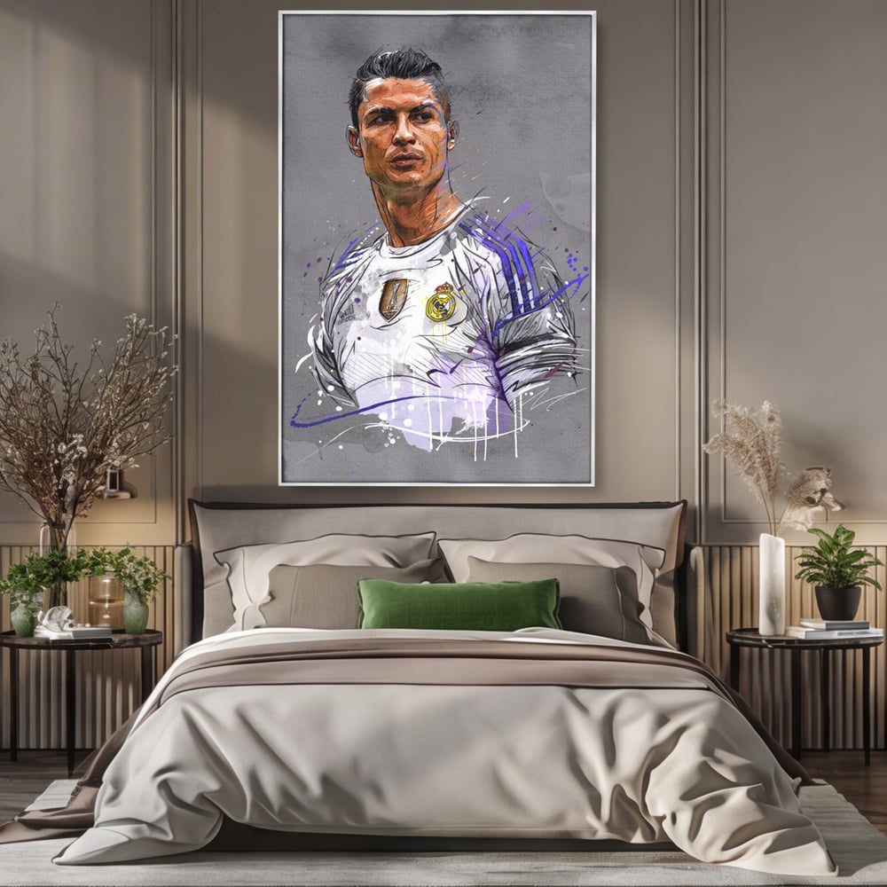 Tablou canvas cu tablou canvas cu cristiano ronaldo in tricoul real madrid, in rama de aluminiu argintiu, pe perete intr-un dormitor